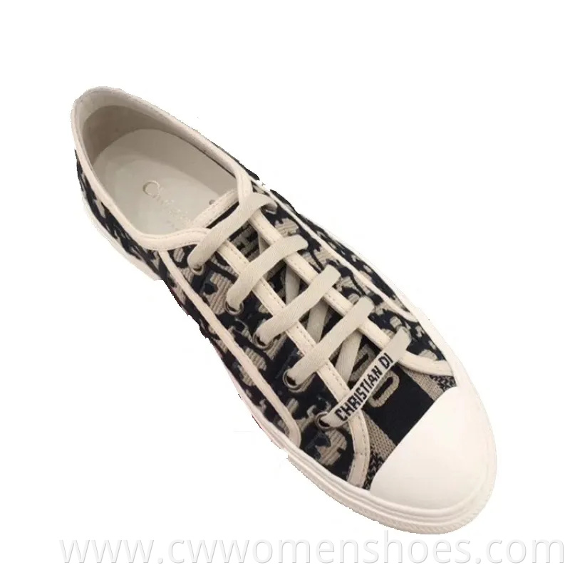 2024 Designer Fashion Trend Canvas Thick-Soled Embroidered Lace-up Top Quality Casual Walking Women Men Unisex Shoes